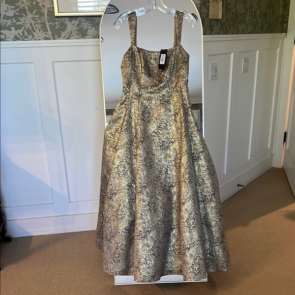 Sachin + Babi Dresses & Skirts - Elegant Gold and Black Brocade Gown